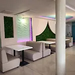 Danita & Restaurant&pool Bar * Warna