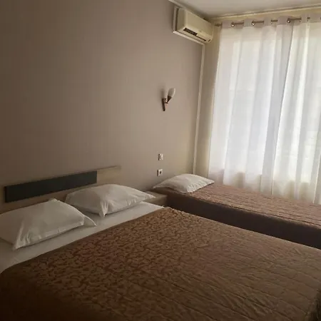 アパート Danita & Restaurant&pool Bar *