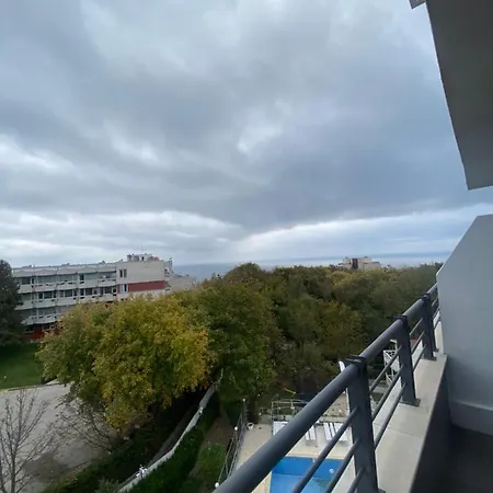 Danita & Restaurant&pool Bar ヴァルナ