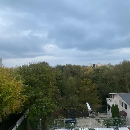 Danita & Restaurant&pool Bar アパート