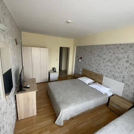 Danita & Restaurant&pool Bar Apartment *