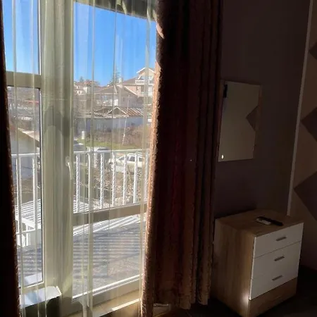 アパート Danita & Restaurant&pool Bar