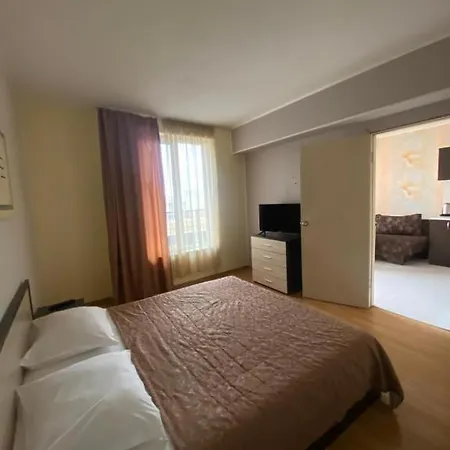 Danita & Restaurant&pool Bar Apartment
