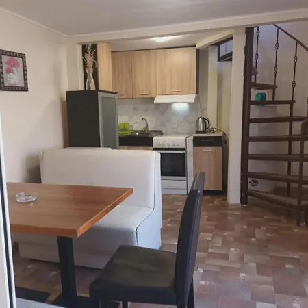 Danita & Restaurant&pool Bar Appartement