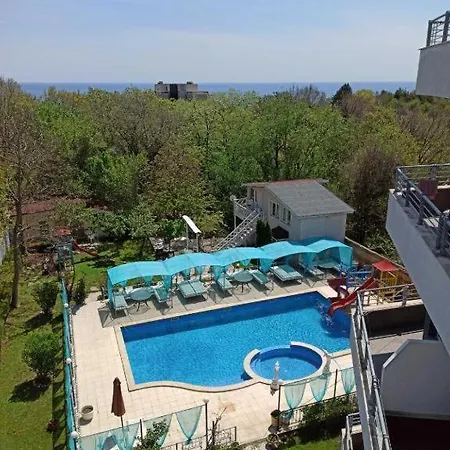 Danita & Restaurant&pool Bar Apartment Varna